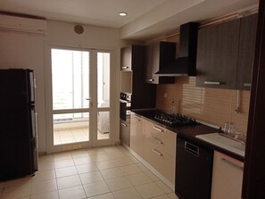Fridge, oven, stovetop, dishwasher - Deluxe Apartment Mahdia palace (Mahdia)