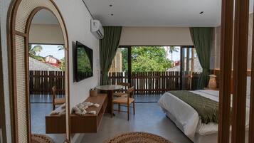 Desk, laptop workspace, free WiFi, bed sheets