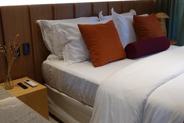 Desk, laptop workspace, free WiFi, bed sheets