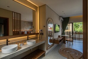 Estudi en suite superior, 1 dormitori, vistes a la piscina | Escriptori, espai de treball apte per a portàtils i wifi gratuïta 