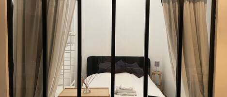 2 Schlafzimmer, Schreibtisch, Bügeleisen/Bügelbrett, WLAN