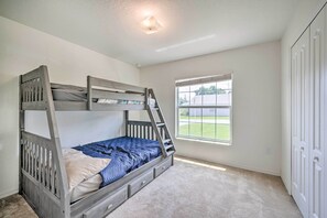 3 habitaciones, tabla de planchar con plancha, wifi y ropa de cama 