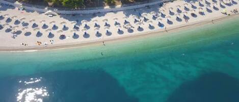 Solstolar och strandhanddukar