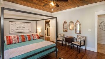 5 bedrooms, iron/ironing board, WiFi, bed sheets