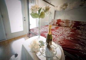 5 makuuhuonetta, silitysrauta/-lauta, Wi-Fi, vuodevaatteet