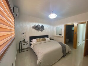 3 bedrooms, iron/ironing board, WiFi, bed sheets