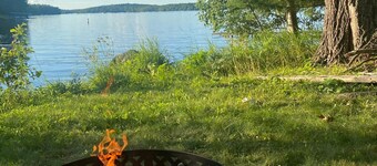 Quaint lakefront cabin 