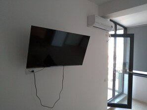 Interior - 2 apartments, of 2 rooms each, next each other, for max 10 persons, beachfront (Navodari)