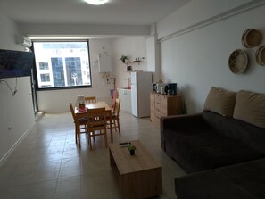 Smart TV - 2 apartments, of 2 rooms each, next each other, for max 10 persons, beachfront (Navodari)