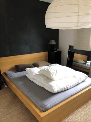 4 habitaciones, tabla de planchar con plancha y wifi gratis 