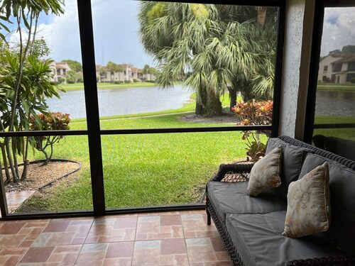 Clean 2 BRs/2 Baths villa 15-20 min. from Boca, Deerfield, and Delray Beaches. 