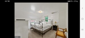 3 bedrooms, desk, free WiFi, bed sheets