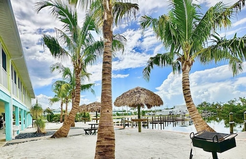 Deluxe King Suite w/Deck