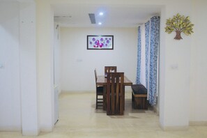 Dining - #Independent Private Room 1 #VILLA (Sahibzada Ajit Singh Nagar)