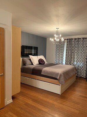 4 chambres, coffres-forts dans les chambres, lit parapluie