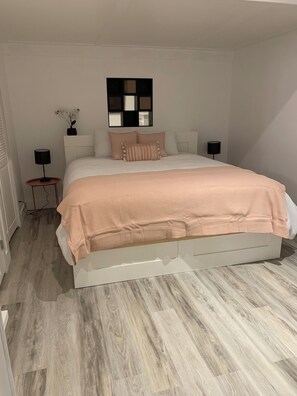3 室のベッドルーム、セーフティボックス (室内)、WiFi (無料)、ベッドシーツ