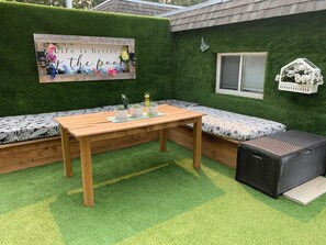 Outdoor dining - Indoor garden, Acreage (Edmonton)