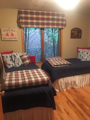 3 Schlafzimmer, Bügeleisen/Bügelbrett, Reisekinderbett, WLAN