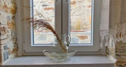 Laina Traditional Guest House