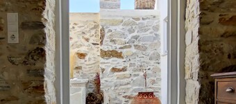 Laina Traditional Guest House