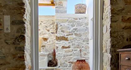 Laina Traditional Guest House