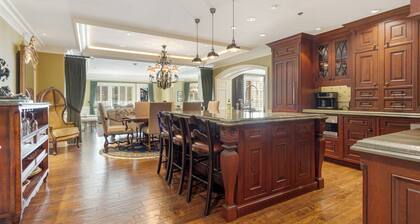 CRBC - Heart of BC Village! Remodeled, Ski in/out, Walk to Ski School, Shops