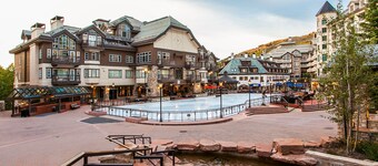 CRBC - Heart of BC Village! Remodeled, Ski in/out, Walk to Ski School, Shops