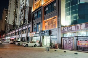Ảnh chưa phân loại, 4 trong số 63 ảnh, nút