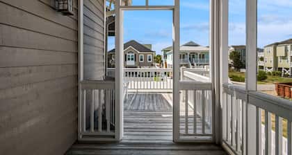 "The Salty Cloud" - Dunes home w/ private pool, 3 bedrooms / 2.5 baths, PET FRIENDLY