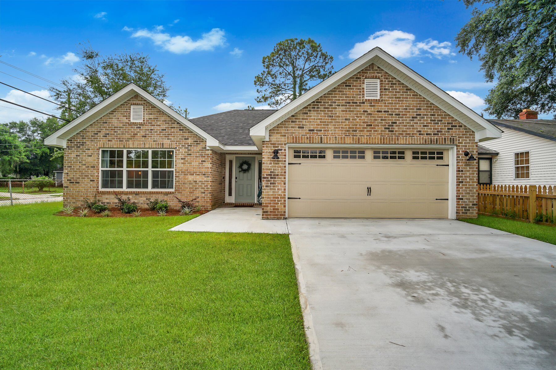 Beautiful New Construction Only 4 Min to Downtown!