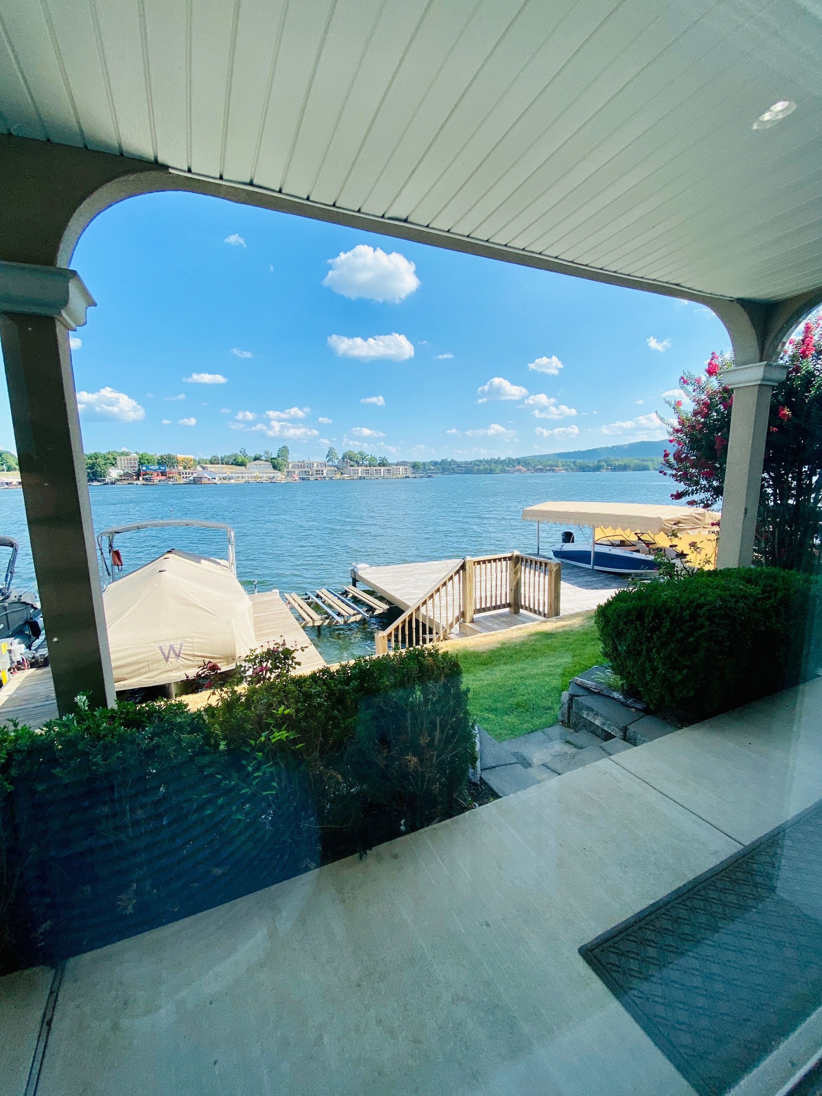 NEW! Studio Condo on Lake Hamilton!