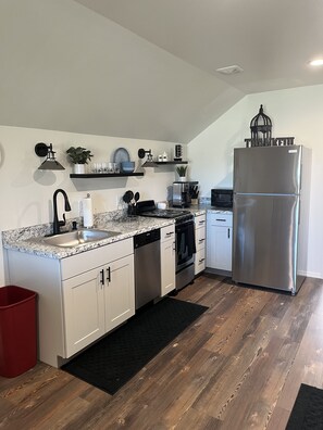 Fridge, microwave, oven, stovetop - This charming living quarters has amazing views!!  (Sturgis)