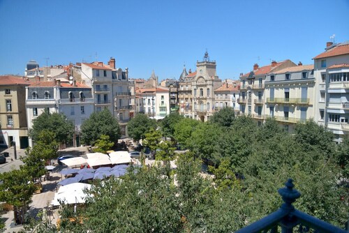 Superbe Appartement Haussmannien Avec Sauna et Salle de Projection
