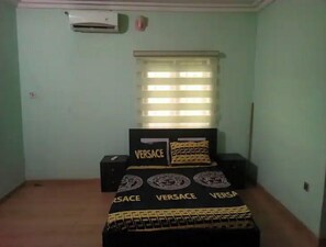 2 Schlafzimmer, Bügeleisen/Bügelbrett, kostenloses WLAN