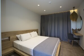 Habitación Deluxe doble, no fumadores, vistas al jardín | Sábanas de algodón egipcio y ropa de cama de alta calidad