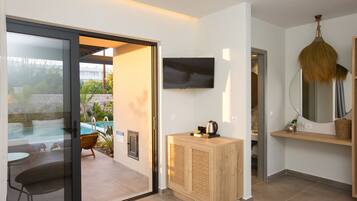 Superior-Suite, 1 King-Bett, Nichtraucher, Poolblick | Bettwäsche aus ägyptischer Baumwolle, hochwertige Bettwaren