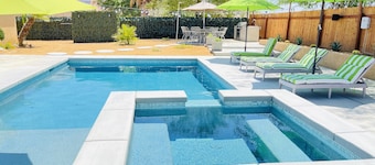 Beautiful Desert Retreat - Salt Water Pool & Spa
