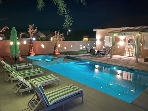 Beautiful Desert Retreat - Salt Water Pool & Spa