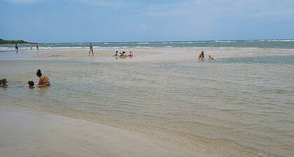 House with pool Guaratuba-Barra do Saí - 100 m from the beach