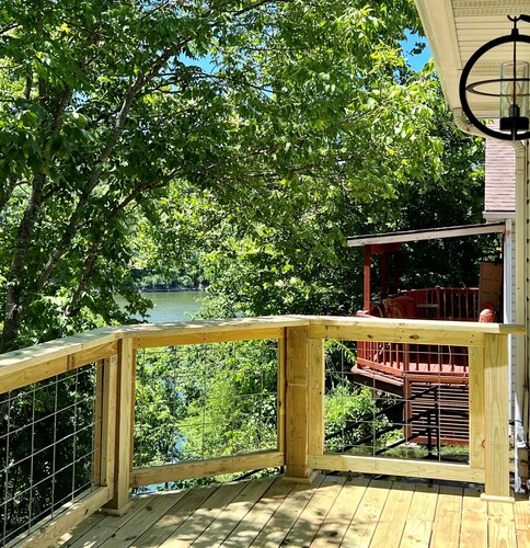 Lakeview! The Jefferson Cottage at Holiday Island.