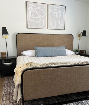2 bedrooms, iron/ironing board, free WiFi, bed sheets - Lakeview! The Jefferson Cottage at Holiday Island. (Holiday Island)