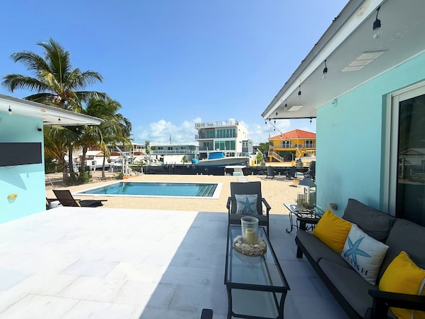 Outdoor pool, a heated pool