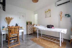 Couples treatment rooms, body treatments, body scrubs