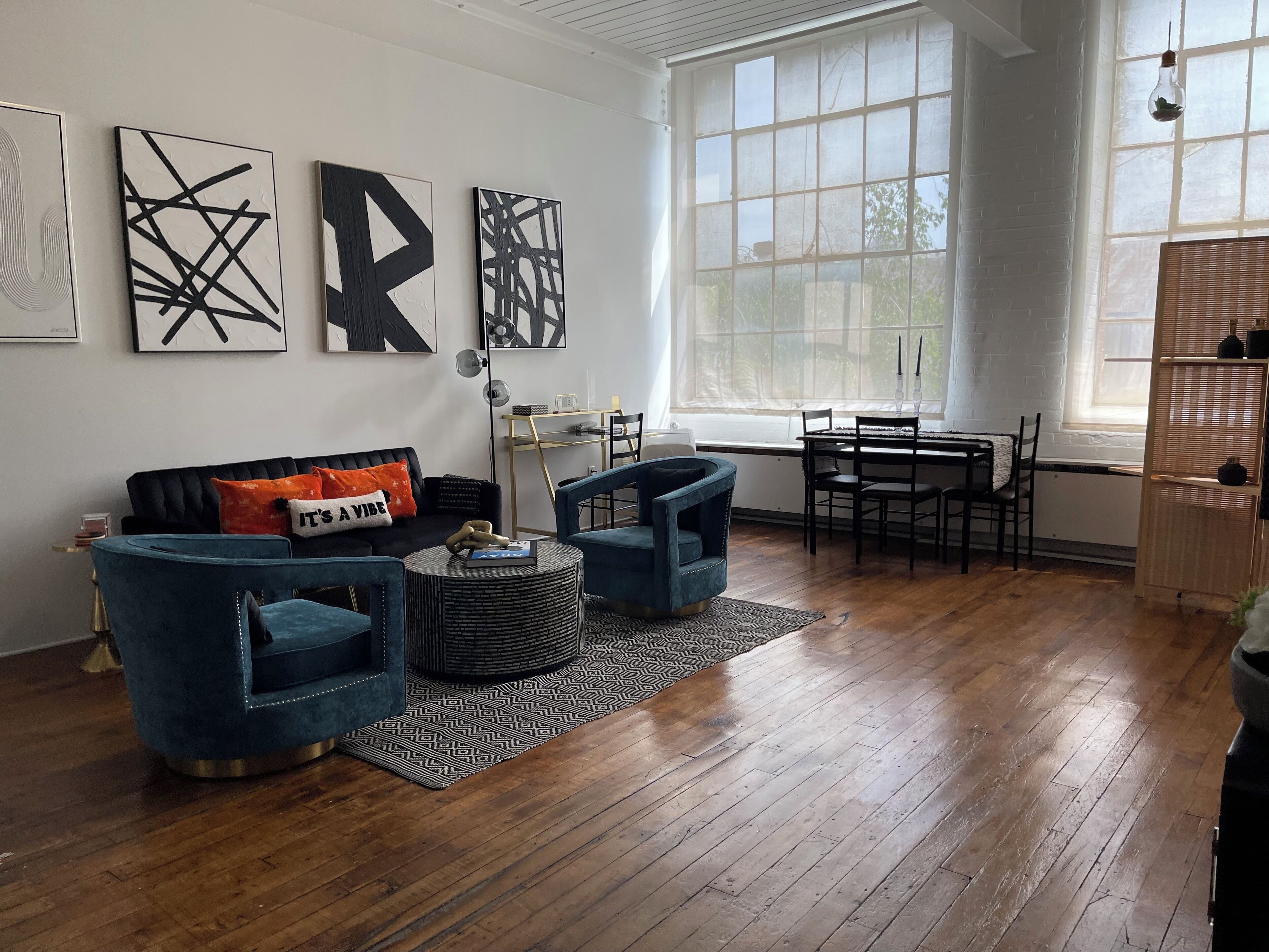 Una Smart TV, libros