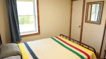 3 bedrooms, free WiFi, bed sheets