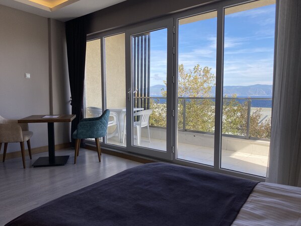 Deluxe Triple Room, Balcony, Sea View | Balcony - Grand Rimedya Hotel Mudanya (Mudanya)