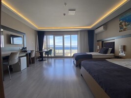 Ropa de cama hipoalergénica y minibar