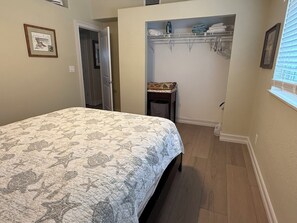 3 Schlafzimmer, Zimmersafe, Schreibtisch, Bügeleisen/Bügelbrett