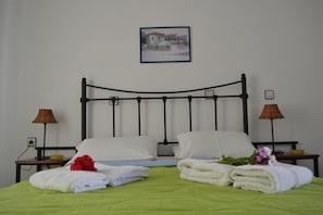 Room - maistrali studios (Andros)
