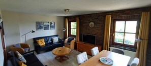 TV, DVD player - Ginsterberg vakantiewoningen (Mechelen)